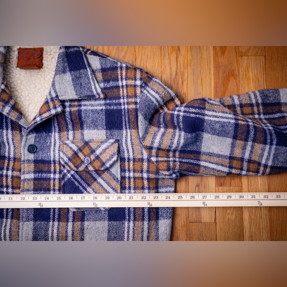 Sherpa line plaid shirt, jacket men's medium - Picture 3 of 6
